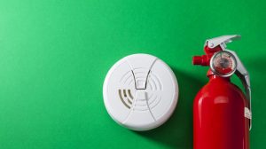 Extintor de incendios y alarma de humo, seguridad contra incendios